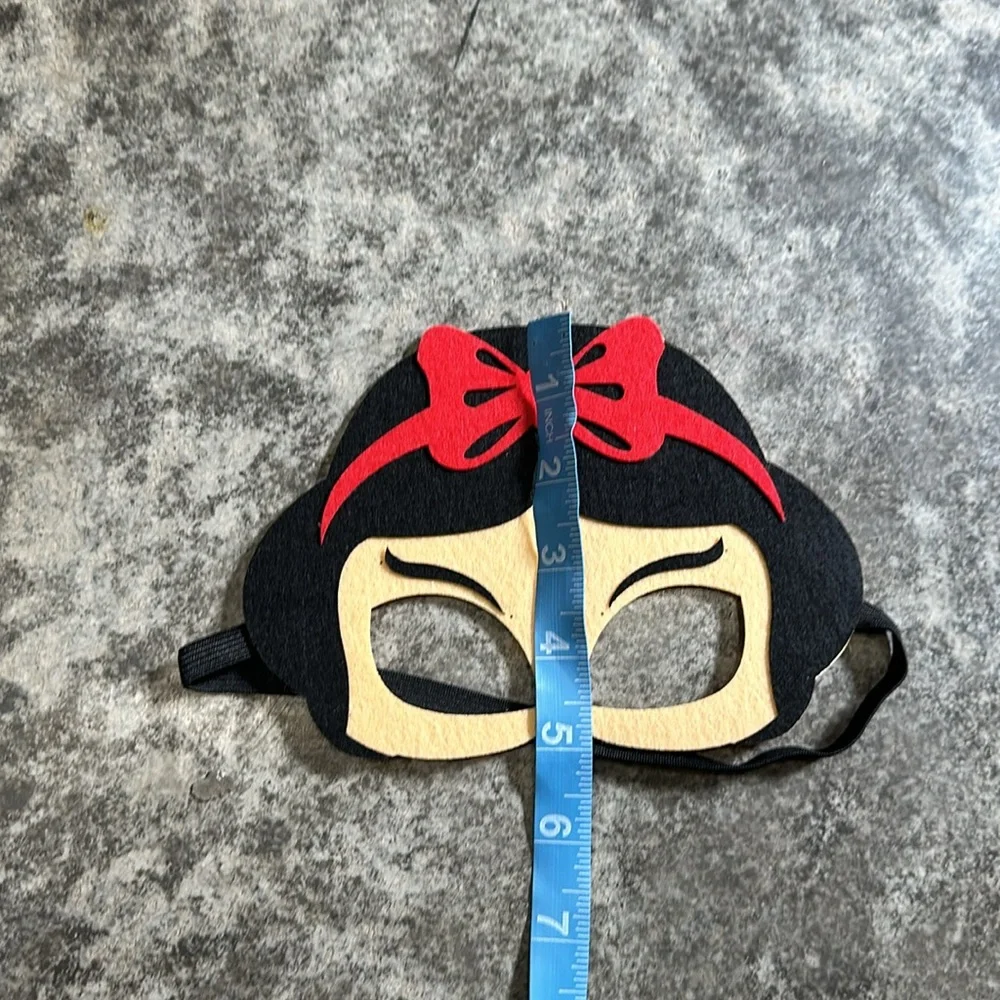 Disney Cinderella & Snow White Fun Felt Face Mask with Elastic Straps Brand New